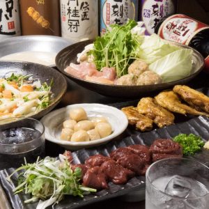 新宿の居酒屋「とりいちず」で馬刺しと焼鳥を満喫する宴会