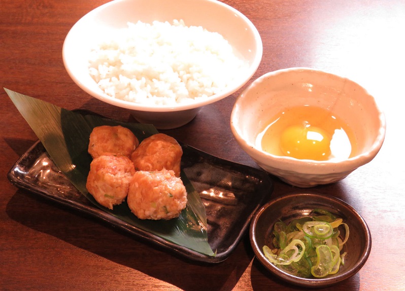 新宿の居酒屋「とりいちず」で〆まで美味しいこだわりの水炊きを堪能！
